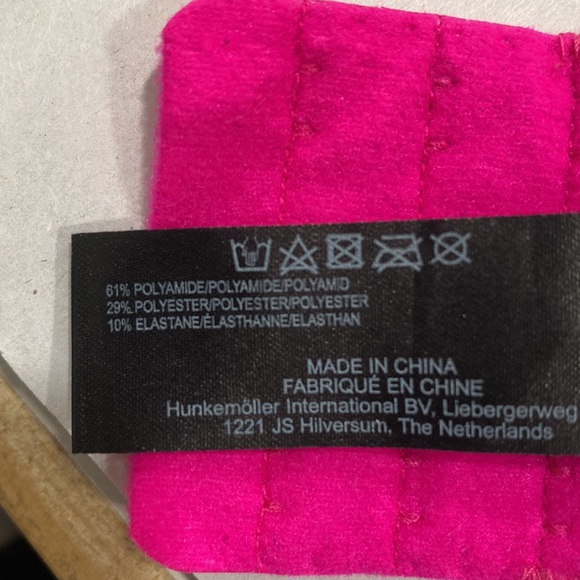 Hunkemoller Bra, size 34DD, pink and black, lace accents, adj stretchy straps, - Picture 8 of 9